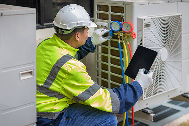 Professional Hvac technician working in Pulaski, VA